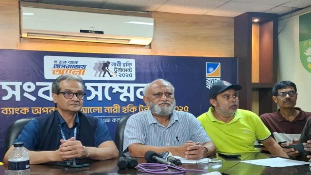 নারী হকির সাফল্যের নেপথ্য কারিগর নান্নু ও রিয়াজুল হাসানের অদম্য যাত্রা