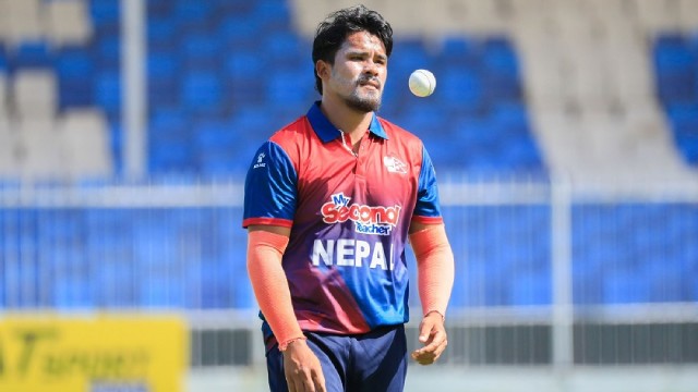 বেফাস মন্তব্য করে নিষিদ্ধ নেপালের ক্রিকেটার