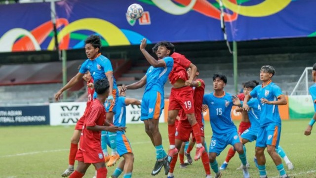 ‘রেফারি ভারতের পক্ষে’