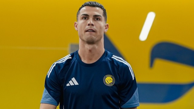 ধারণার চেয়েও গুরুতর রোনালদোর চোট, চিকিৎসায় যাচ্ছেন স্পেনে
