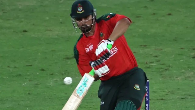 হারের হাত থেকে অবিশ্বাস্যভাবে বাংলাদেশকে বাঁচালেন রিশাদ-সোহান