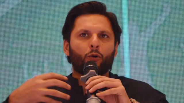 বাংলাদেশের কাছে সিরিজ হারে পাকিস্তানের নির্বাচকদের এক হাত নিলেন শহীদ আফ্রিদি