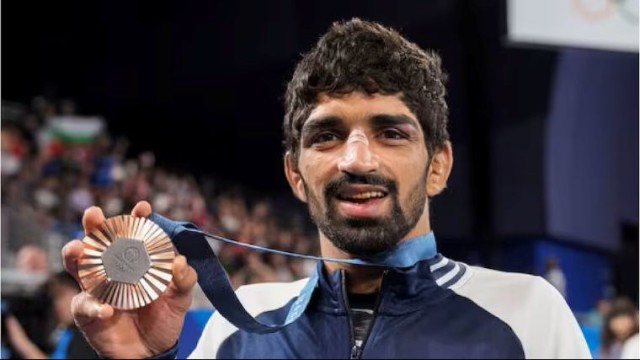 ওজন বেশি তাই বিশ্ব চ্যাম্পিয়নশিপ থেকে বাতিল কুস্তিগীর আমন