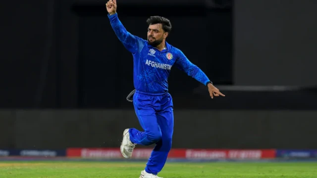 বাংলাদেশকে উড়িয়ে ১১ মাস পর শীর্ষে রশিদ খান