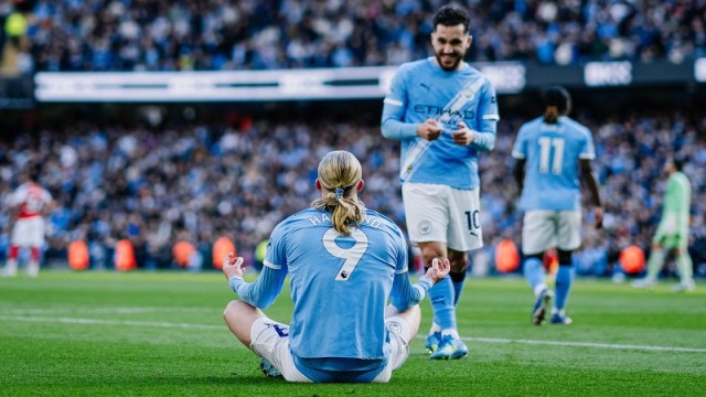 আর্সেনালকে হারিয়ে শিরোপা লড়াইয়ে চরম উত্তেজনা আনল ম্যানসিটি