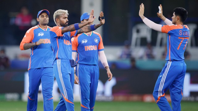 ফাইনালে পাকিস্তানের বিপক্ষে খেলতে পারবেন না অভিষেক-হার্দিক