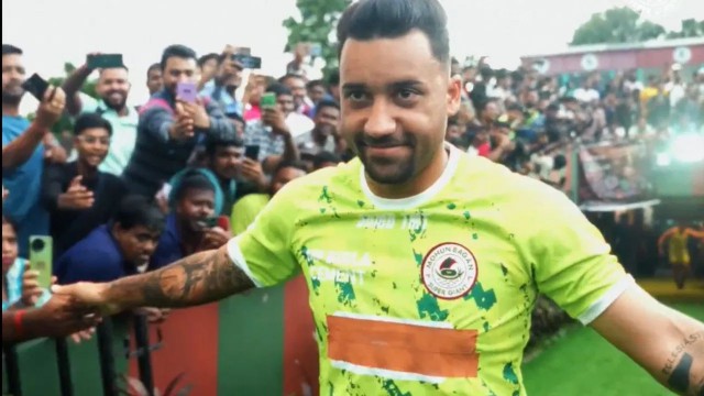 বসুন্ধরা কিংসে খেলা ব্রাজিলিয়ান রবসন এখন মোহনবাগানে