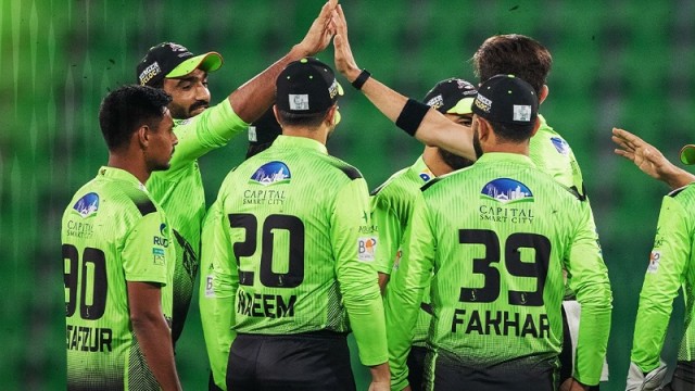৫ রানের জরিমানা হজম করে ম্যাচ হারলেন মুস্তাফিজ-ইমনরা