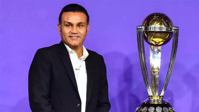 অবসর নিতে বাধ্য করেছিল মাহি-অভিযোগ শেওয়াগের