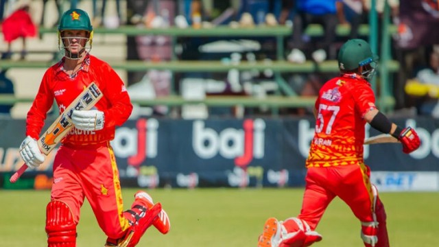 মাদুশঙ্কার হ্যাটট্রিকে জিম্বাবুয়েকে হারাল শ্রীলঙ্কা