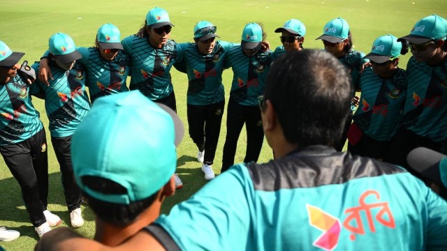 দুই পরিবর্তন নিয়ে প্রোটিয়াদের বিপক্ষে ব্যাটিংয়ে বাংলাদেশ