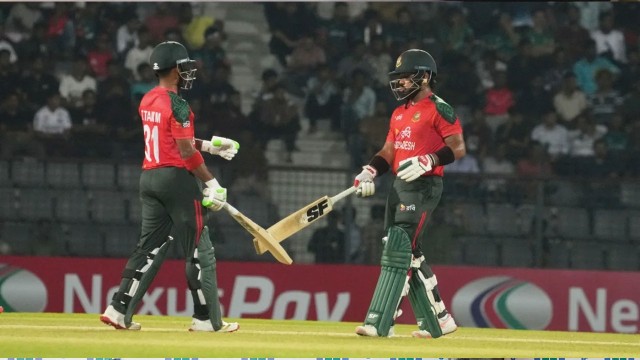 টস জিতে ব্যাটিং নিল বাংলাদেশ