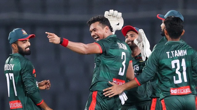 রোমাঞ্চকর লড়াইয়ে পাকিস্তানকে হারিয়ে সিরিজ জিতল বাংলাদেশ