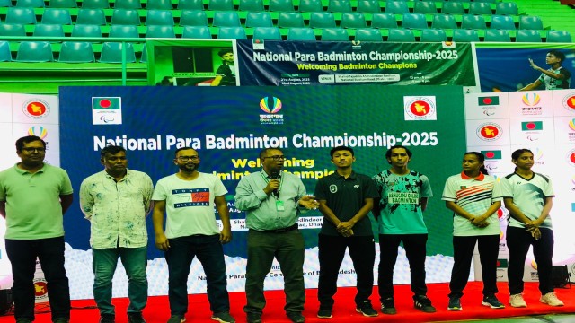 তাজউদ্দিন ইনডোর স্টেডিয়ামে প্যারা শাটলারদের খেলা শুরু