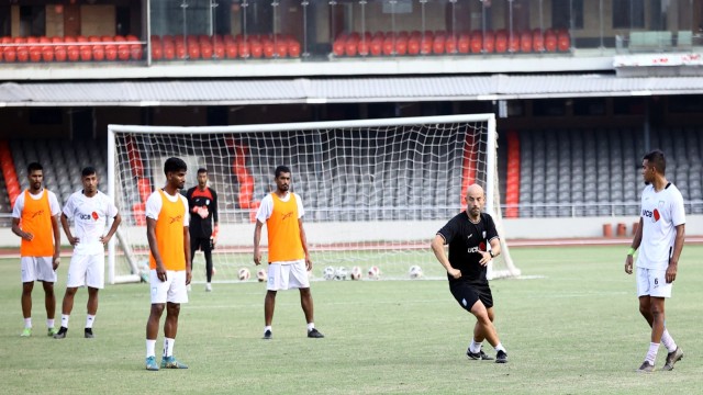 জাতীয় দলের অনুশীলনেও হামজা প্রসঙ্গ