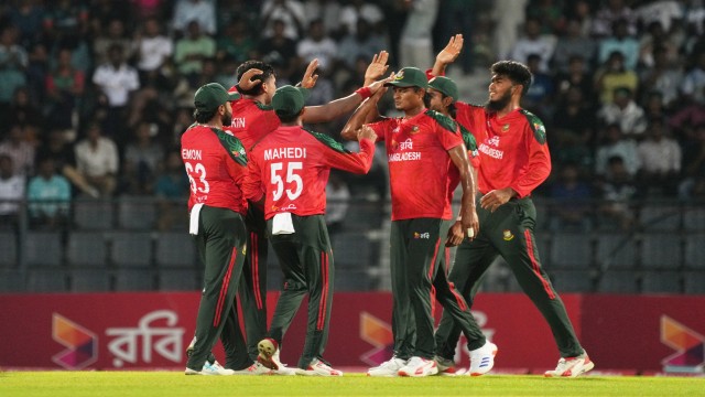 ১০৩ রানে অলআউট নেদারল্যান্ডস