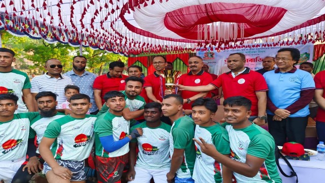 স্বাধীনতা দিবস কাবাডিতে চ্যাম্পিয়ন ময়মনসিংহ জেলা প্রশাসন