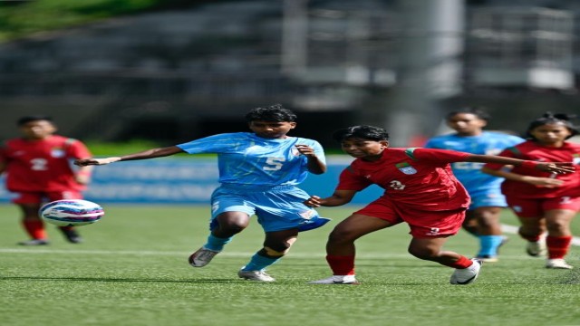 ভারতের কাছে হারল মেয়েরা