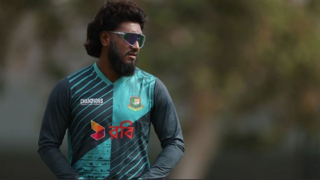 টস হেরে ফিল্ডিংয়ে বাংলাদেশ, একাদশে ফিরলেন জাকের